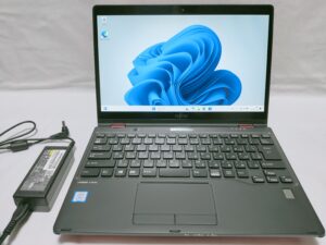 中古 FUJITSU LIFEBOOK UH90/B3 – Madasee